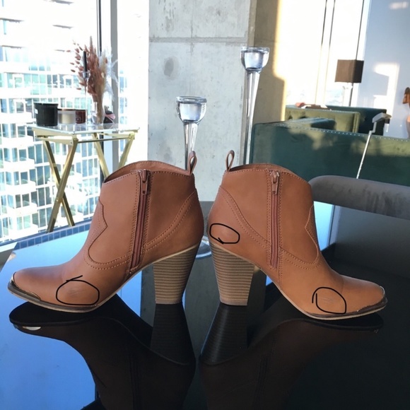 Steve Madden Booties in Cognac Size 7 - Picture 9 of 13